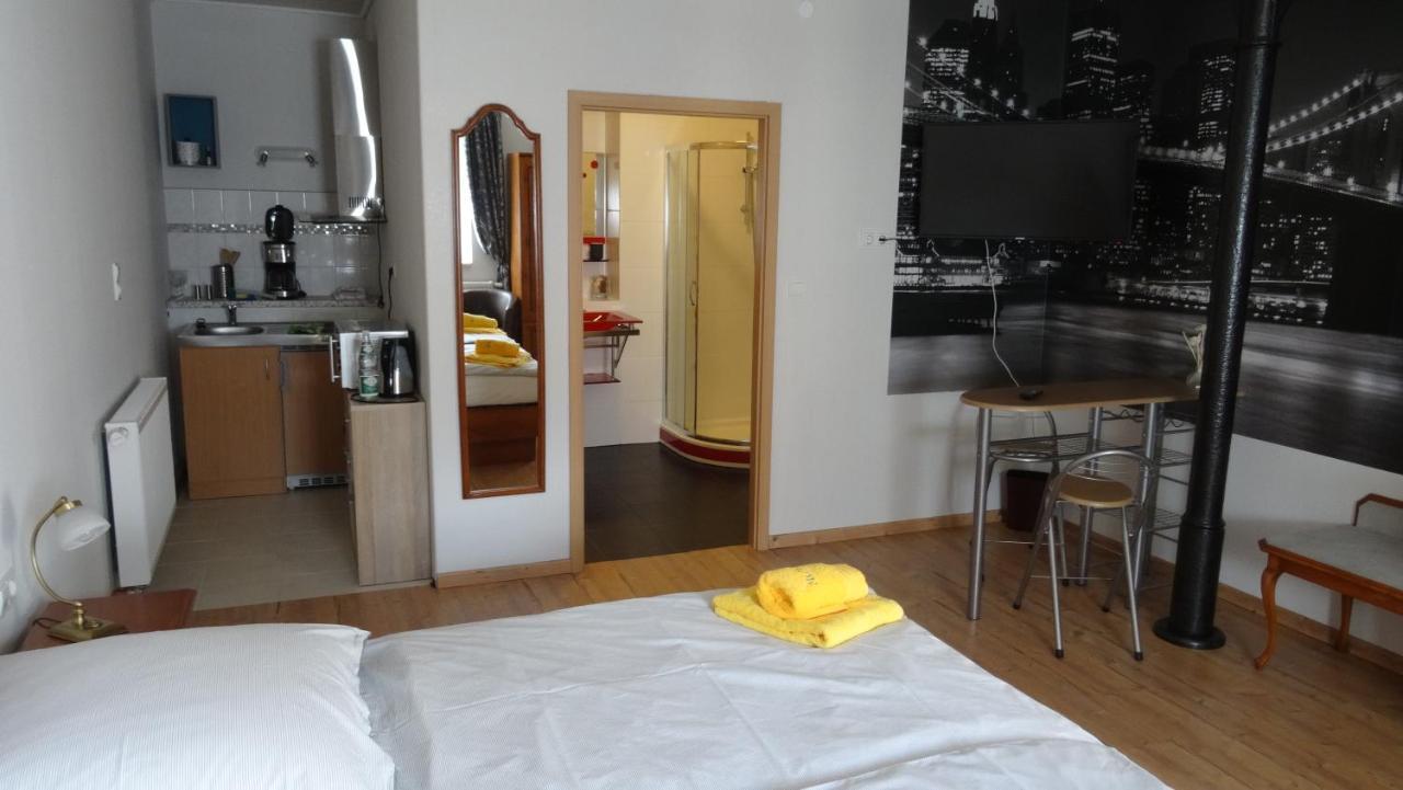 Pension Und Gaestehaus Paffrath Grossbrembach Bagian luar foto